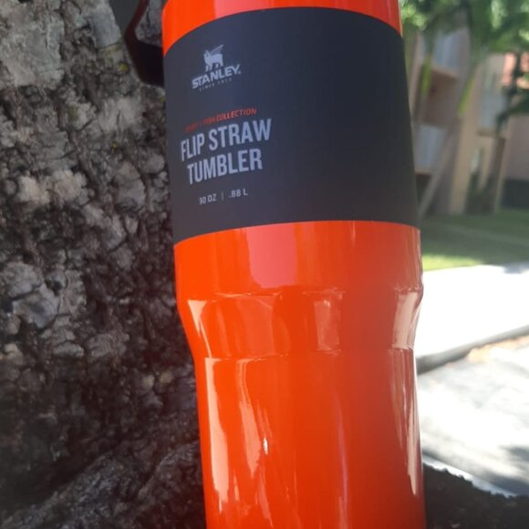Stanley The Iceflow 30 oz Flip Straw Tumbler Red Made for USA Original - Picture 12 of 15